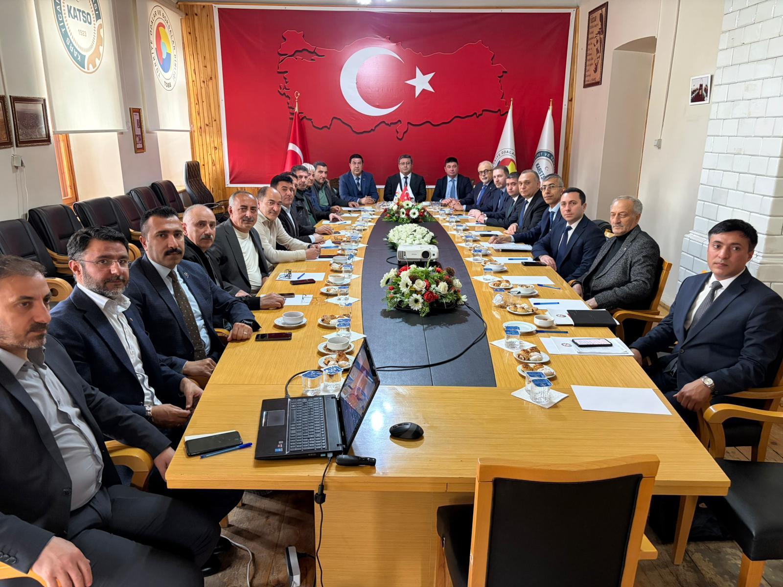 Kars–Nahçıvan hattı için güçlü mesaj Kars–Bakü uçak seferleri görüşüldü