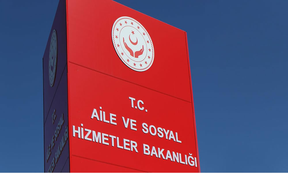 Aile ve Sosyal Hizmetler Bakanlığı’ndan Millî Aile Haftası Mesajı: “Ailelerimiz Güçlendikçe Türkiye Güçlenecek”