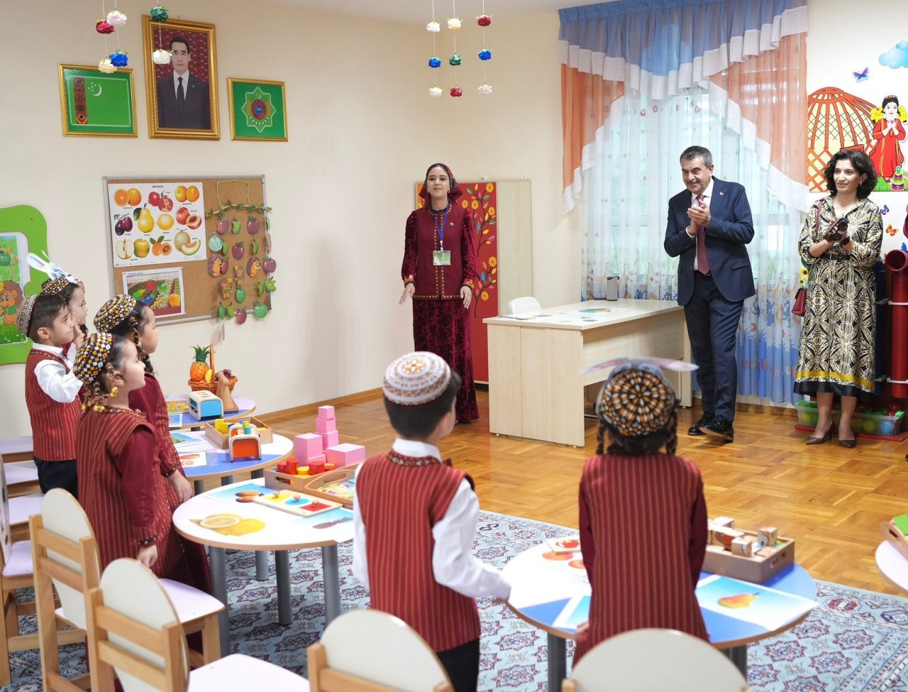 Bakan Yusuf Tekin’den Aşkabat’ta Anlamlı Ziyaret