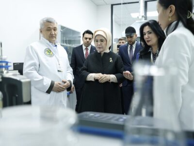 Emine Erdoğan Kazakistan’da Uluslararası Sıfır Atık Eğitim Laboratuvarı’nın Açılışını Gerçekleştirdi
