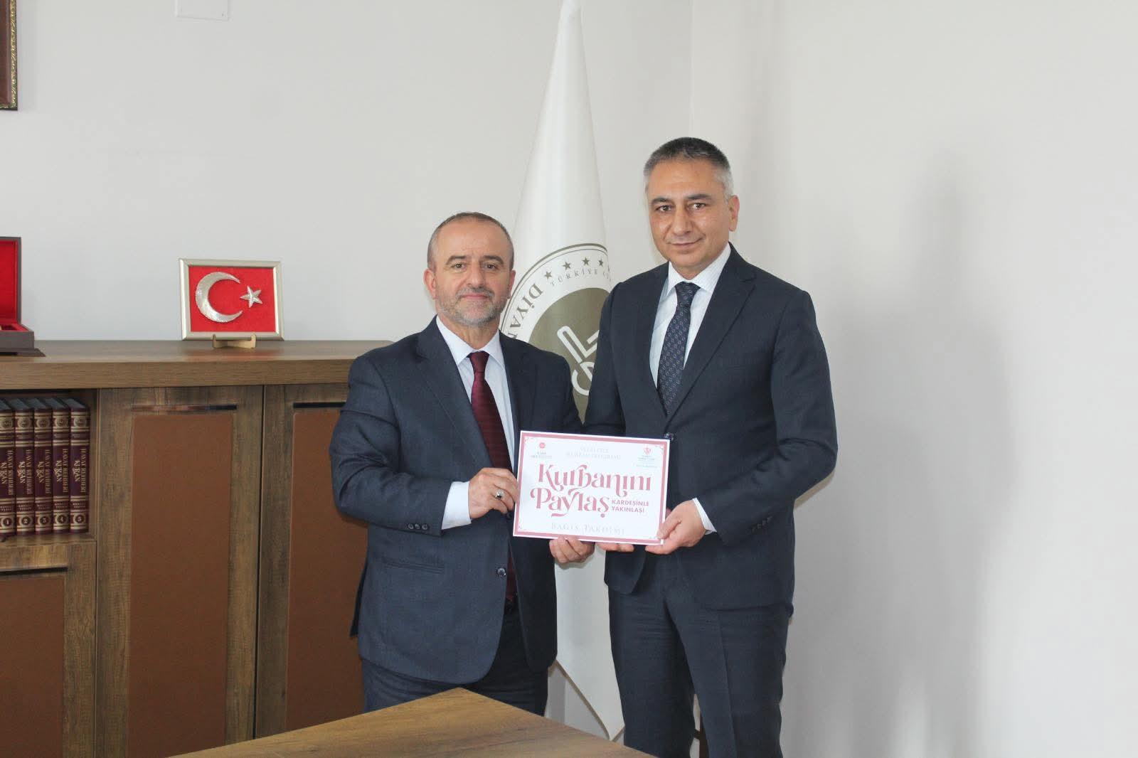 Kars’ta Anlamlı Bağış: İl Defterdarı Polat’tan “Vekâletle Kurban” Desteği