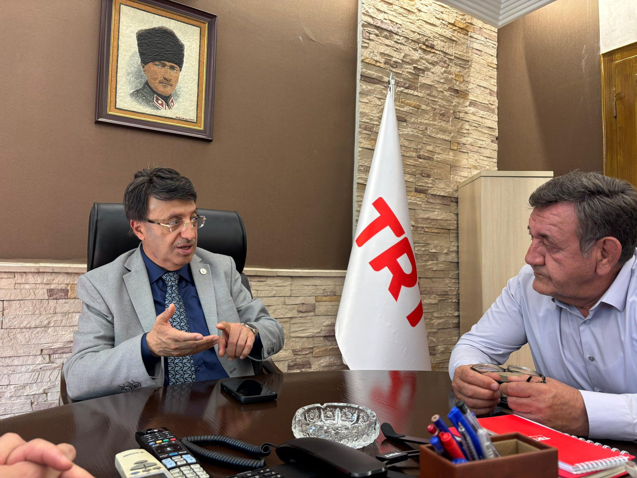 Türkmenoğlu’ndan TRT Van Radyosu İçin Girişim: “Yeniden Yayına Başlamalı”