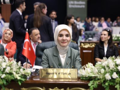 Bakan Göktaş İslamabad’da Müslüman Kadınların Güçlenmesi İçin Vizyoner Adımları Paylaştı